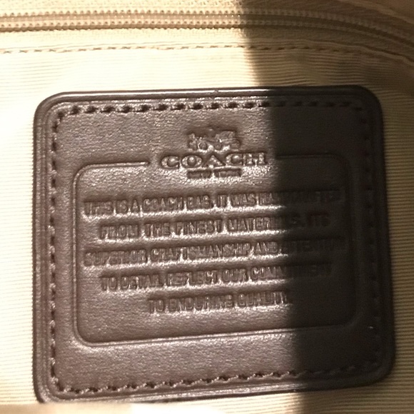 🦄 Rare Coach carryall Signature Purse!! 🦄 - Picture 8 of 8